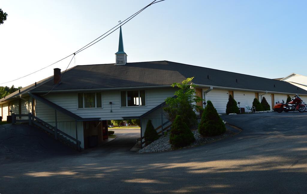 New World Inn Barre Bagian luar foto