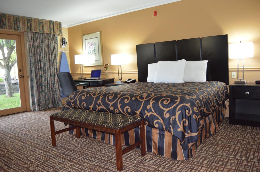 New World Inn Barre Bagian luar foto