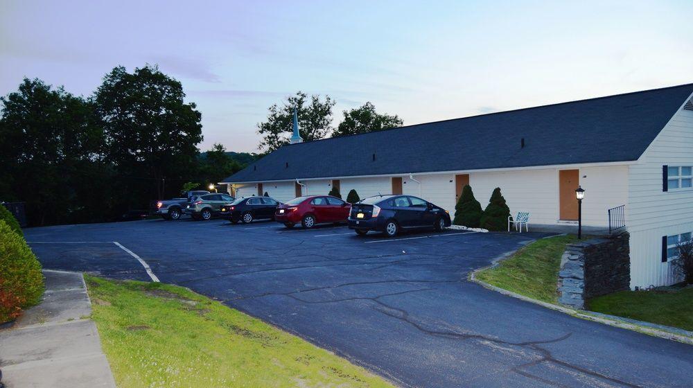 New World Inn Barre Bagian luar foto
