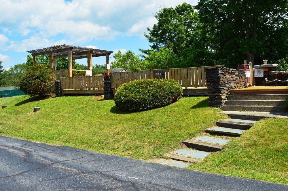 New World Inn Barre Bagian luar foto