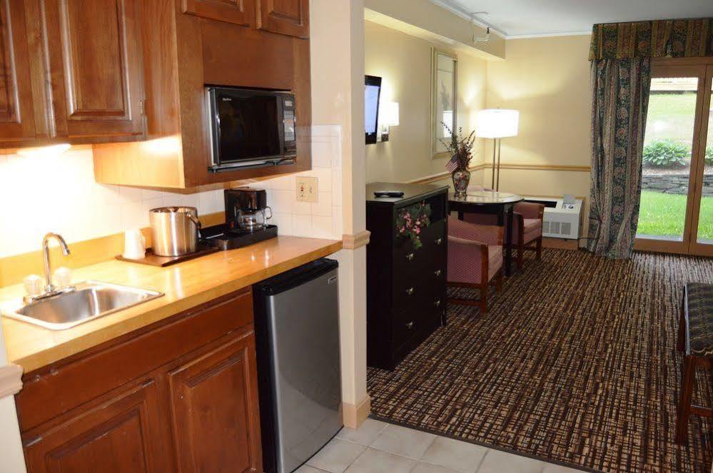 New World Inn Barre Bagian luar foto