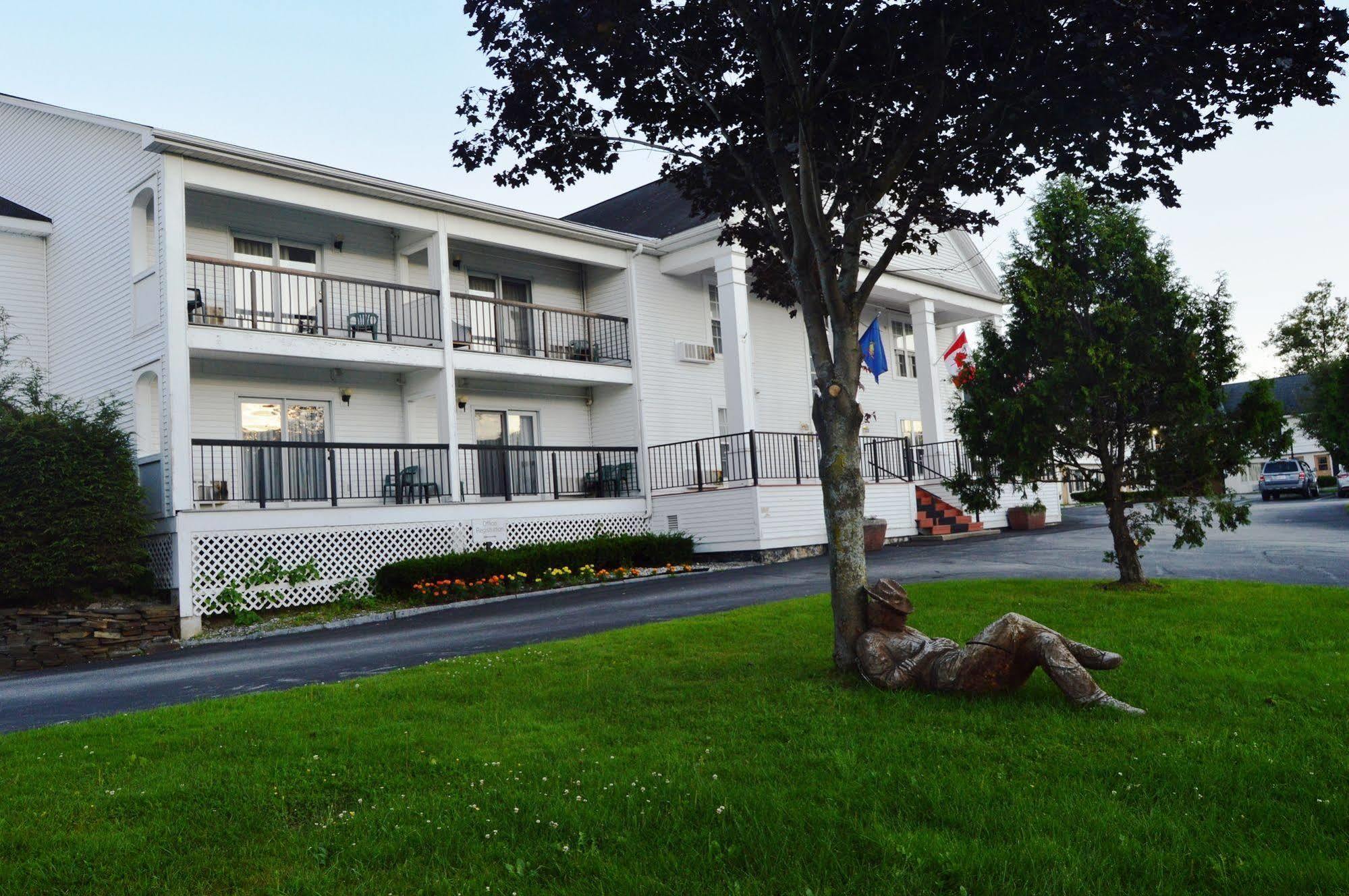 New World Inn Barre Bagian luar foto