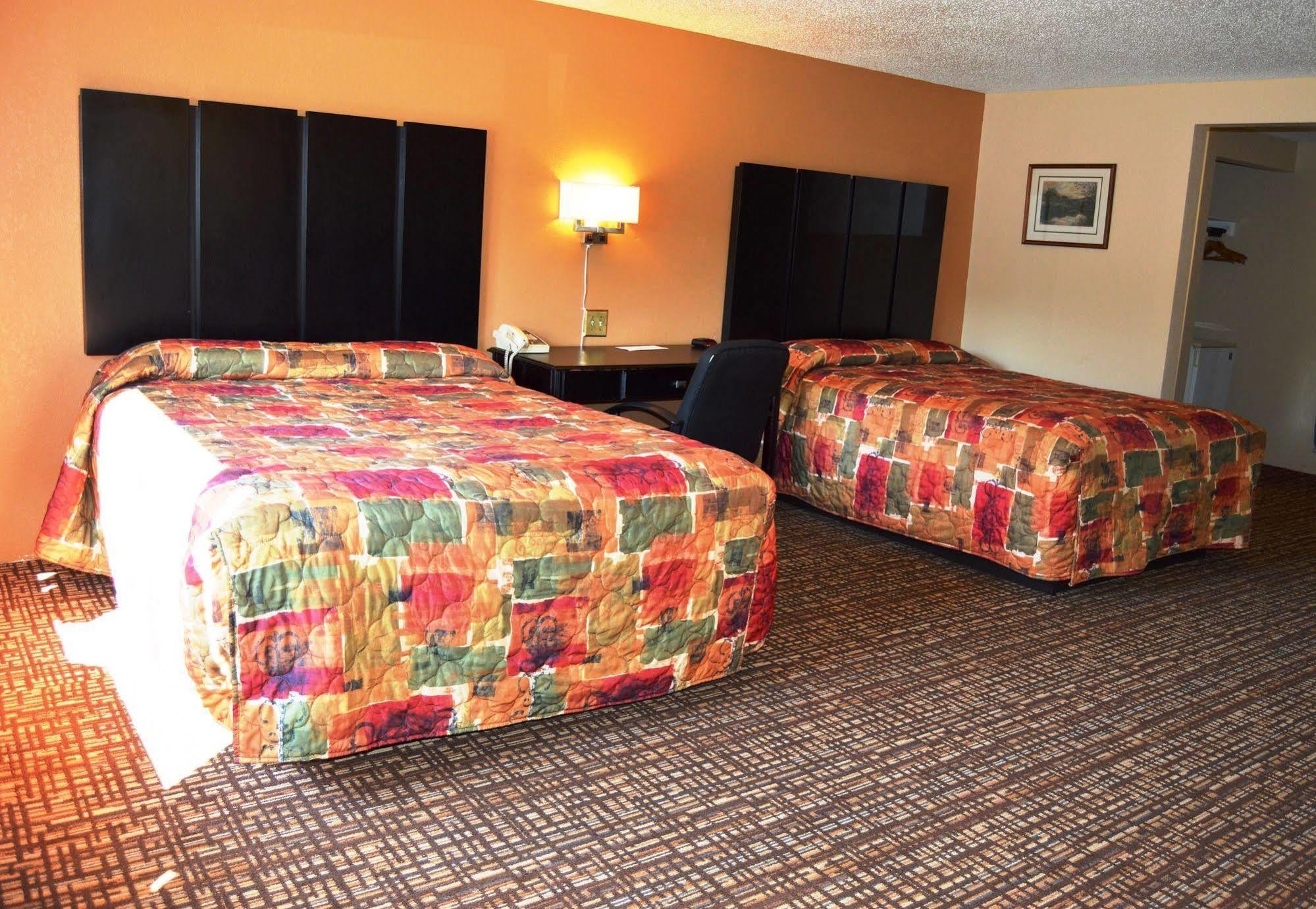 New World Inn Barre Bagian luar foto