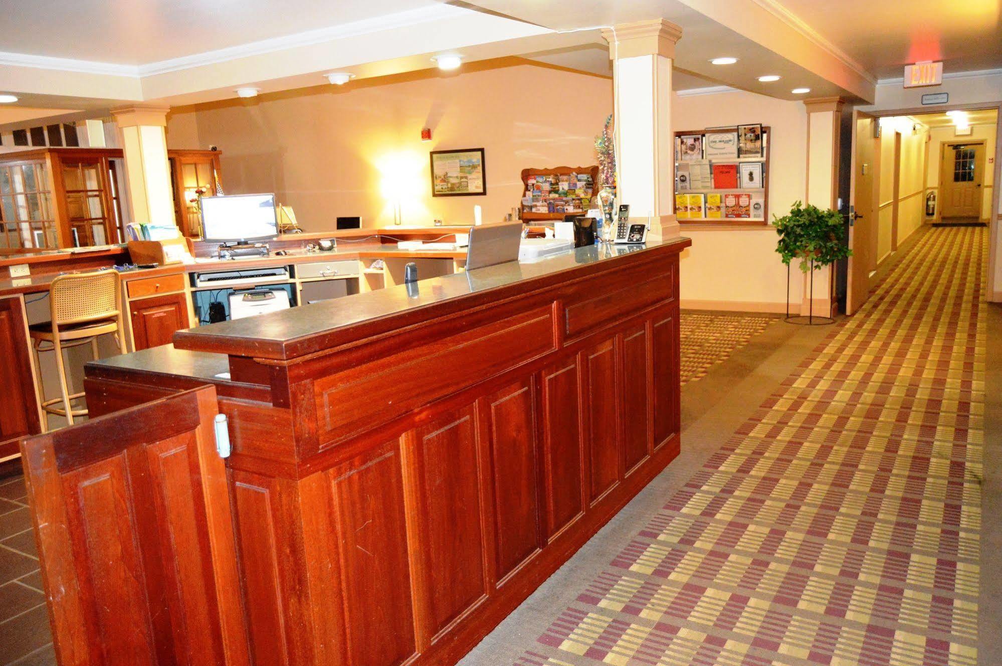 New World Inn Barre Bagian luar foto