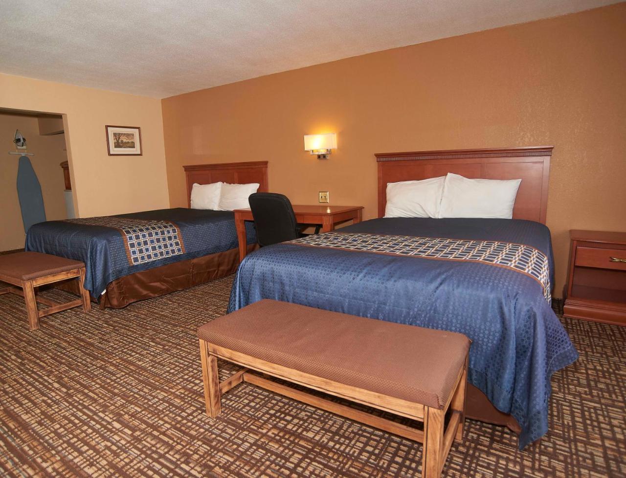 New World Inn Barre Bagian luar foto