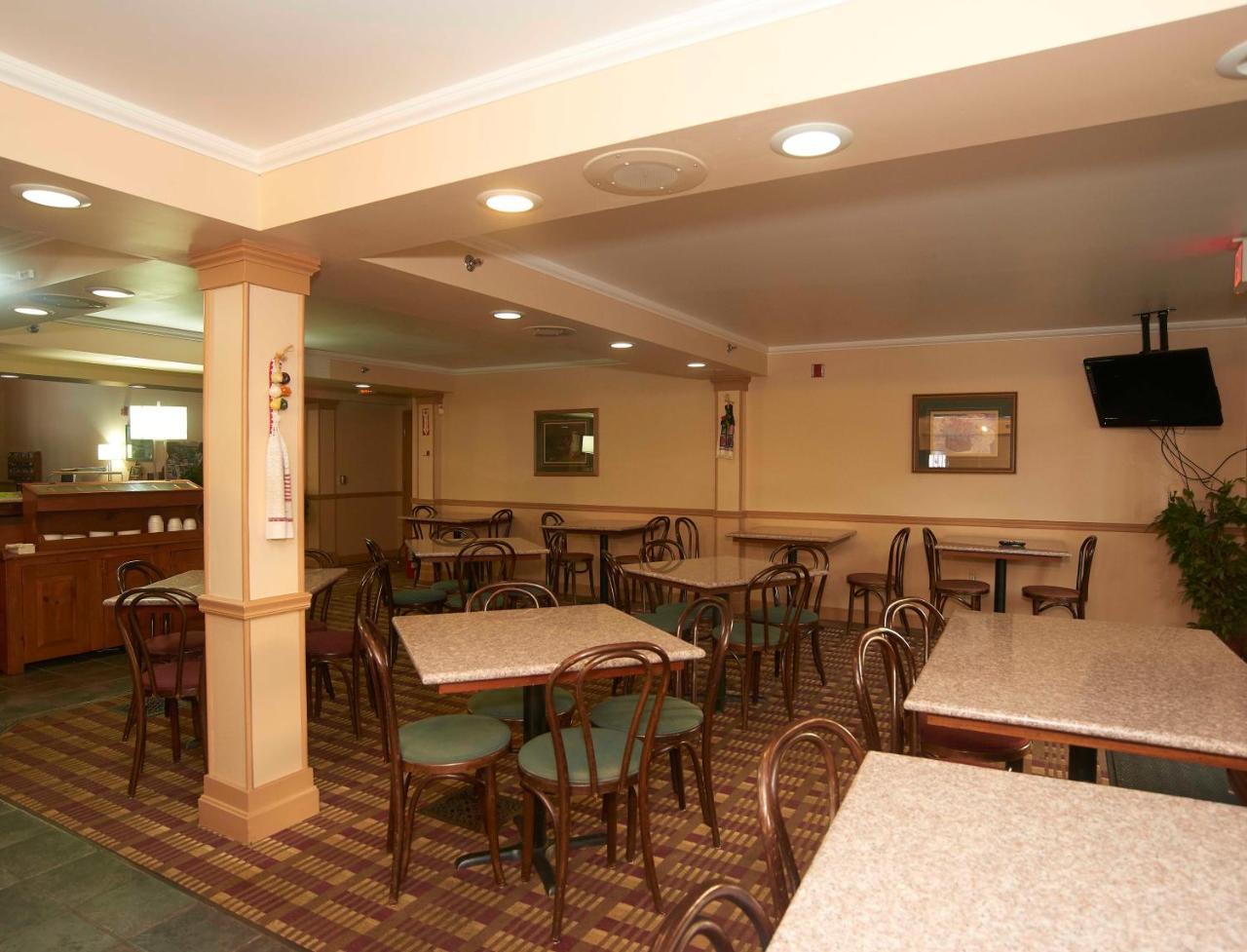 New World Inn Barre Bagian luar foto